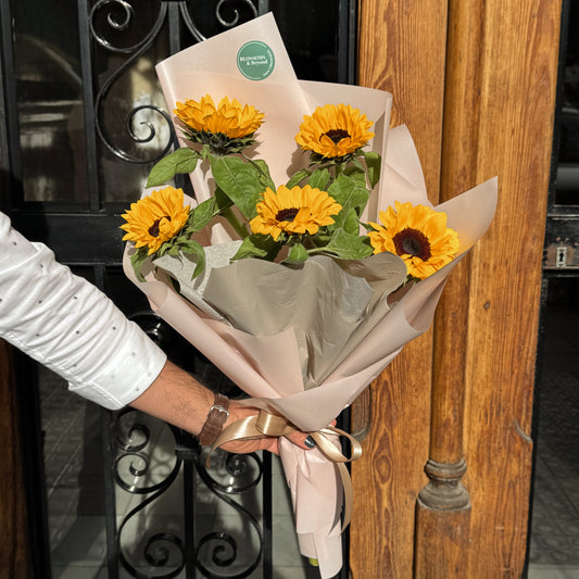 Sun is Shining – Bouquet of 5 Sunflowers