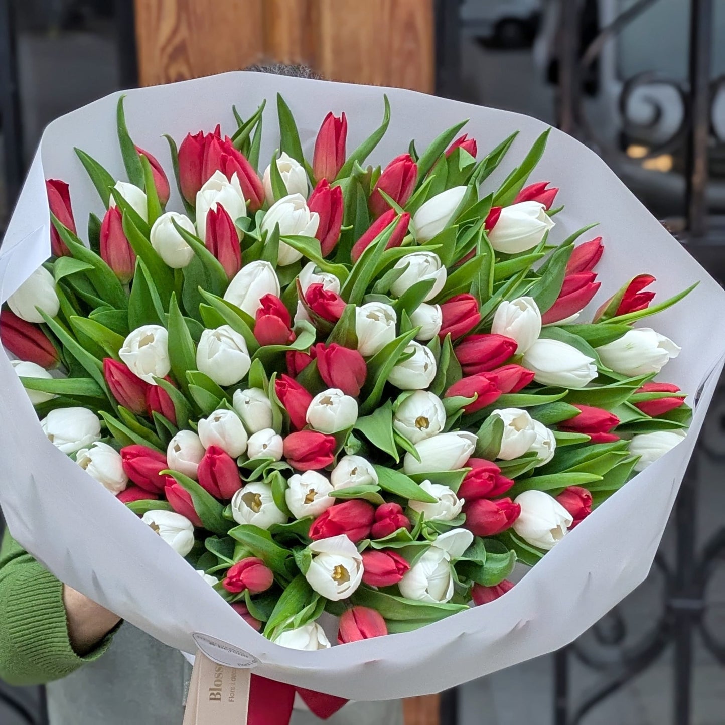 True Romance Tulips – Ramo de 101 Tulipanes