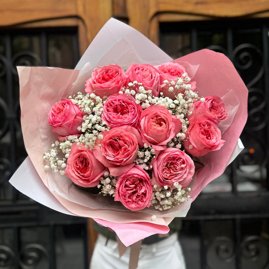 I'll Stand By You – Bouquet of 12 Pink Roses and Gypsophila