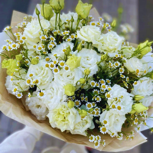 La Bohème – Wild Lisianthus and Chamomile Bouquet