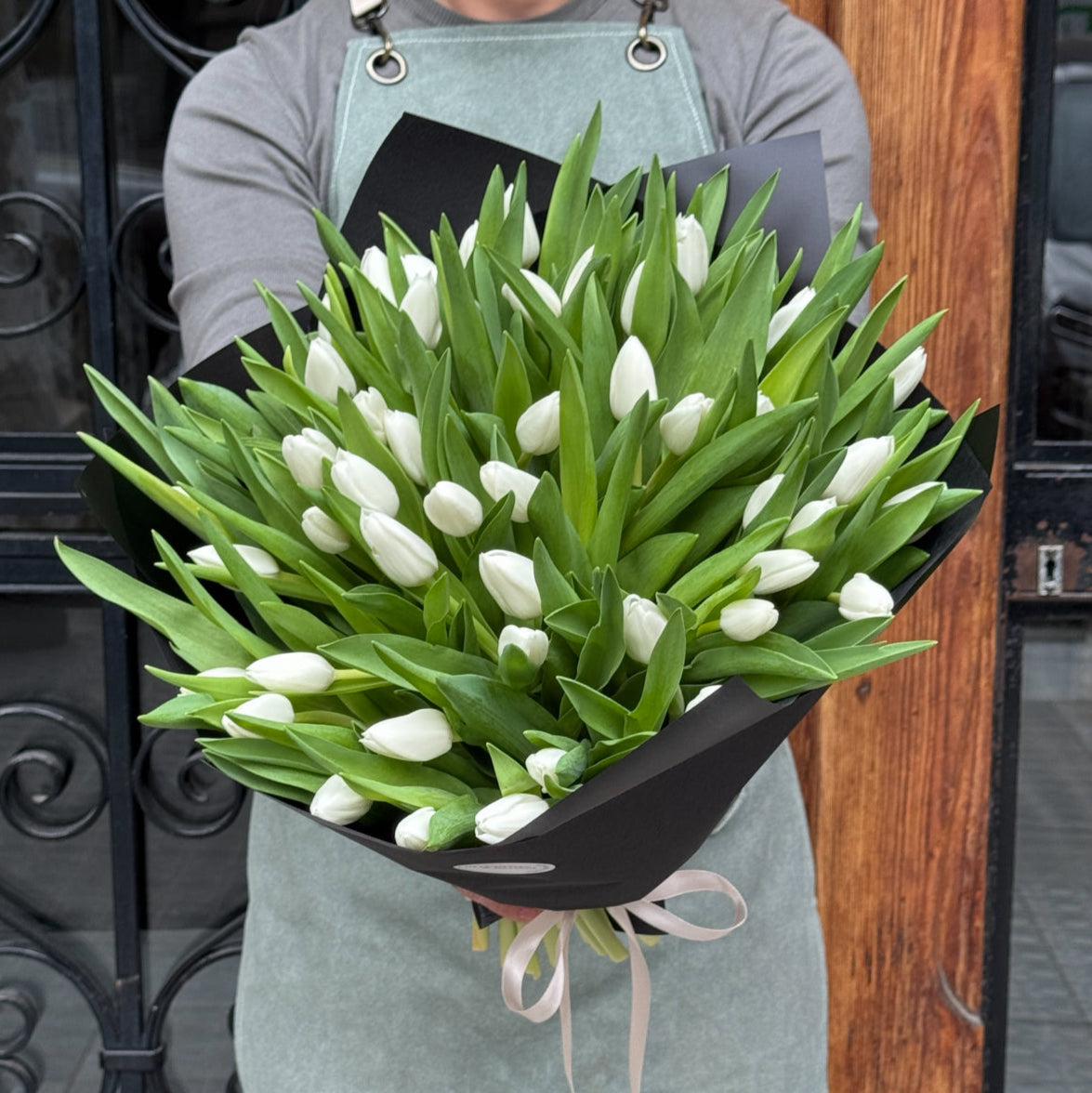 Lady in White – Ramo de 51 Tulipanes Blancos