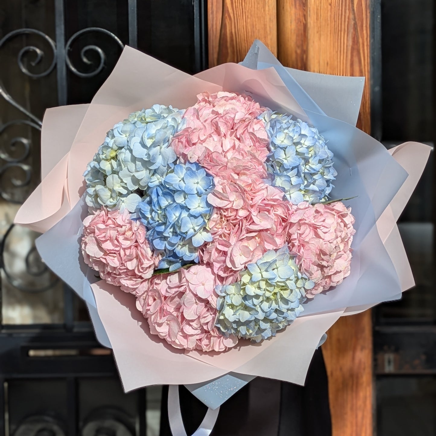 True Colors – Bouquet of 7 XL Hydrangeas