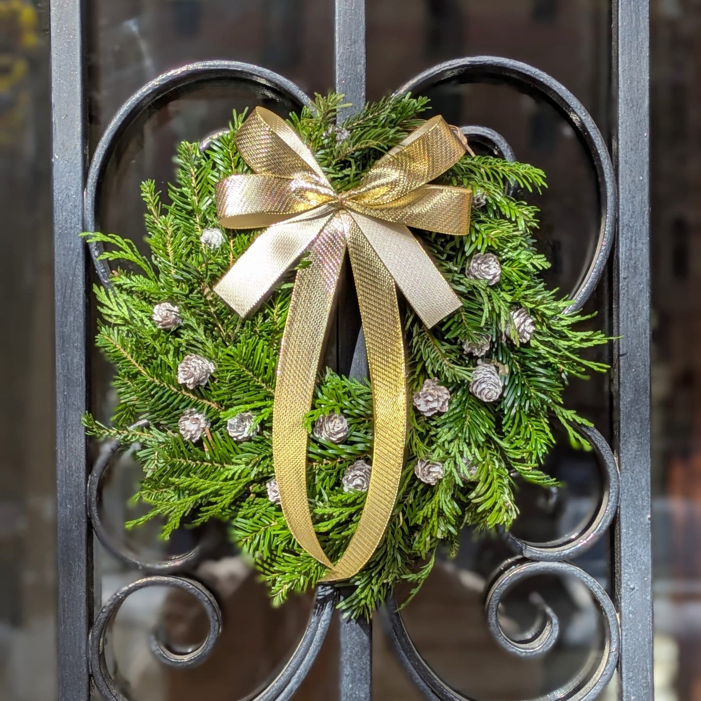 Gilded Burlap Wreath D30