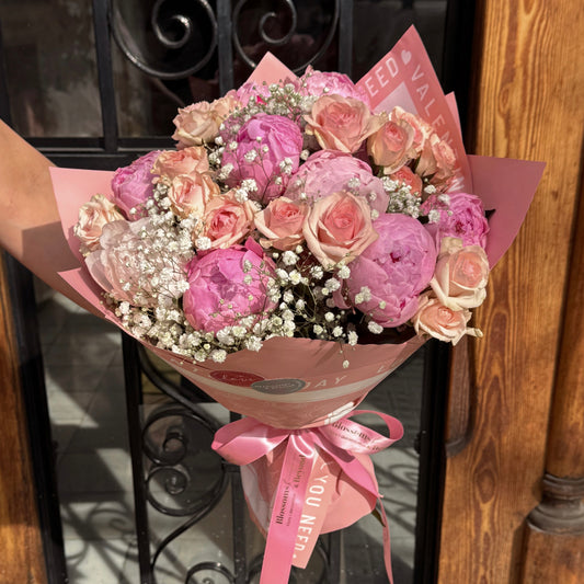 Chic Bloom – A bouquet of elegance and sweetness