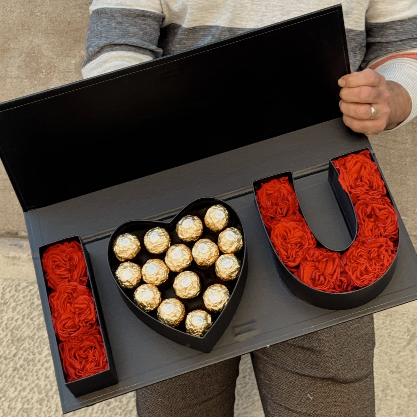Love Statement – Caja 'I Love You' con Rosas Rojas y Bombones
